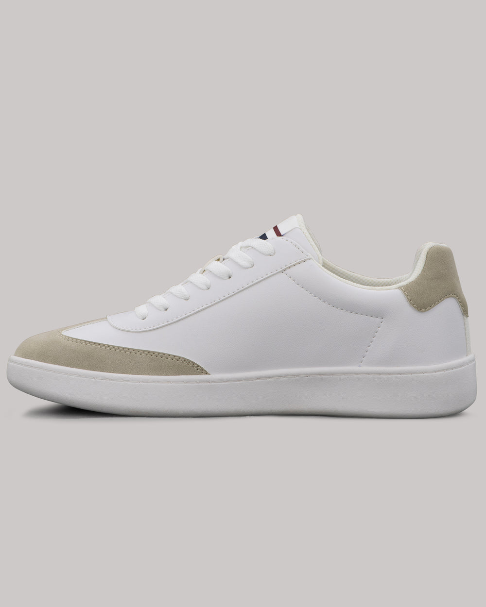 White Ben Sherman Glasgow Sneakers | 6238-NJTPH