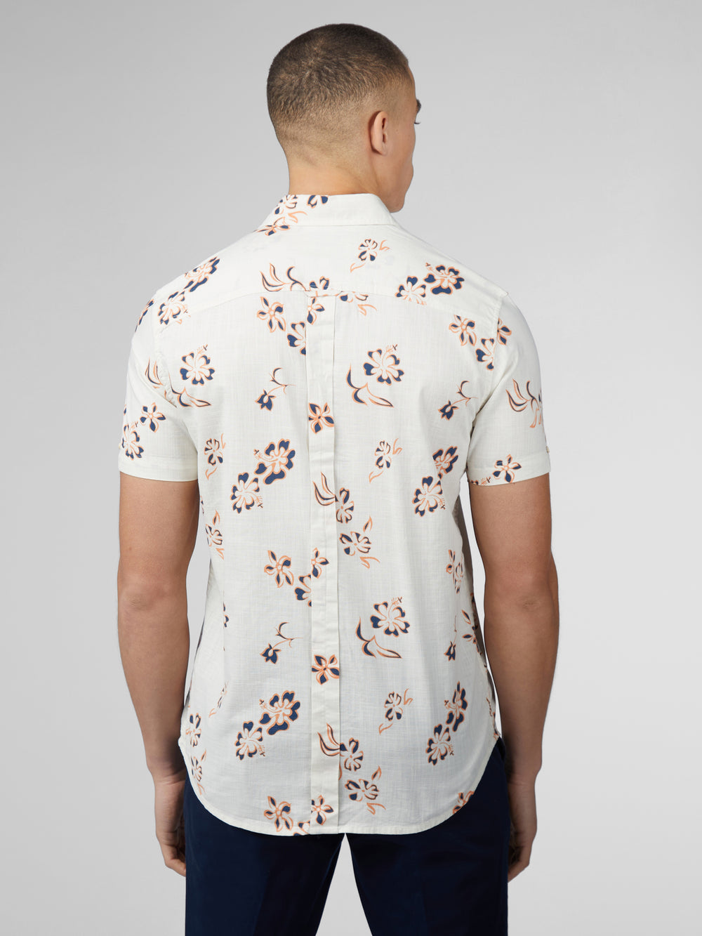 White Ben Sherman Signature Linear Floral Shirts | 4617-UKIRT