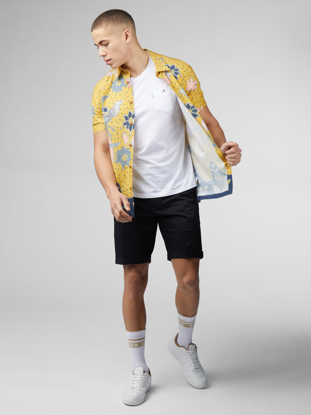 Yellow Ben Sherman Signature Abstract Botanical Print Shirts | 6245-RCDPF